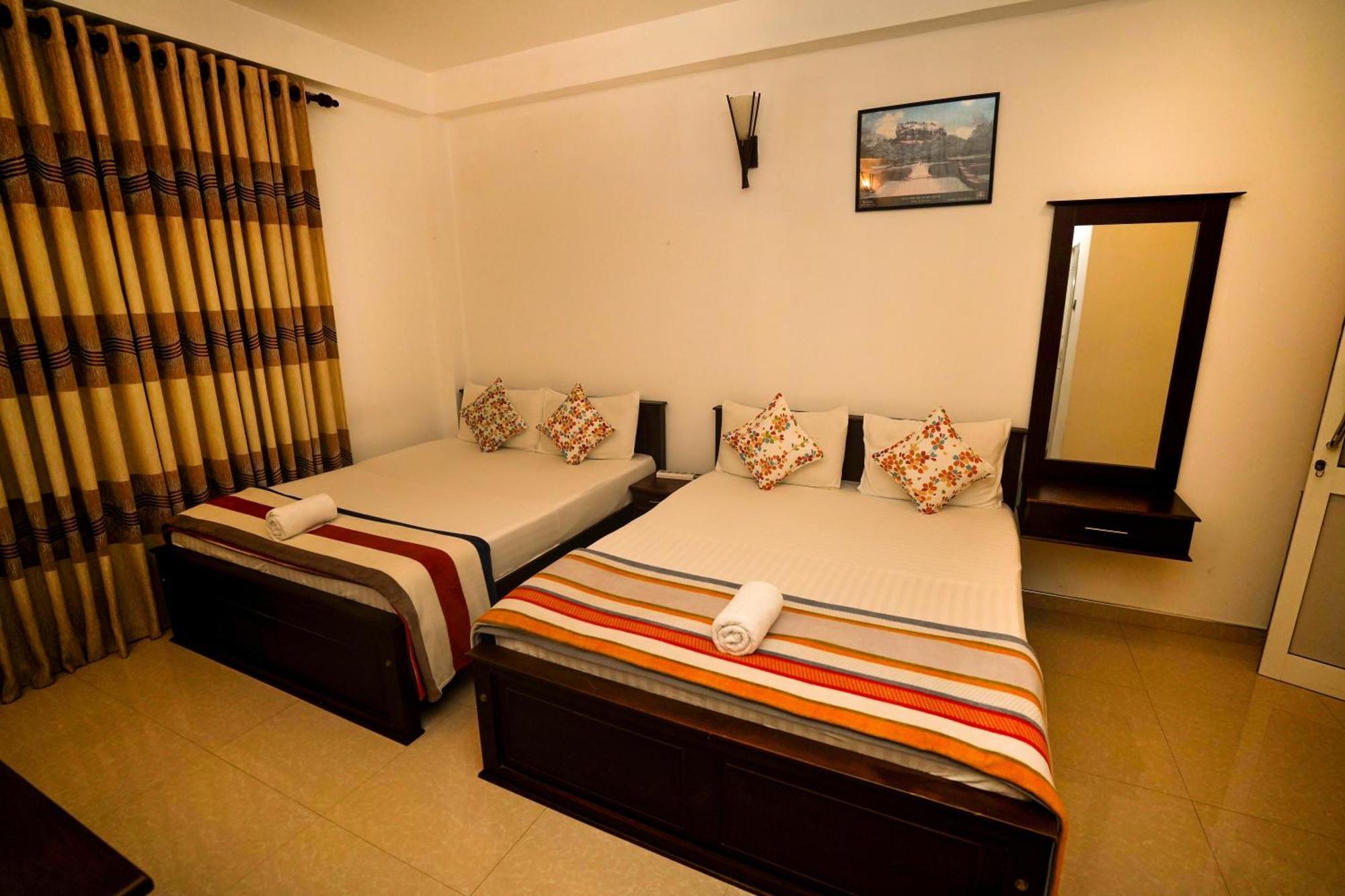 Airport 4 Season Transit Hotel Катунаяка Екстер'єр фото