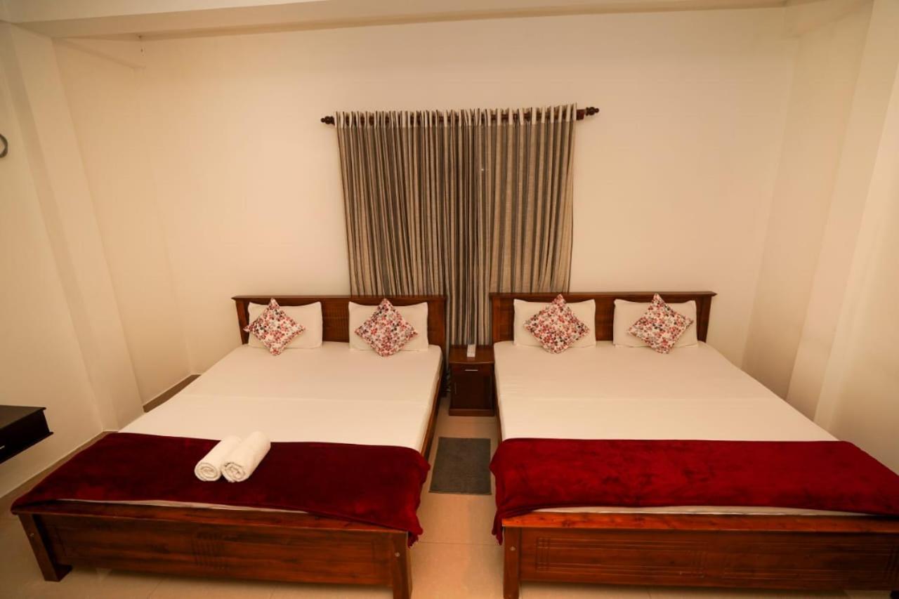 Airport 4 Season Transit Hotel Катунаяка Екстер'єр фото